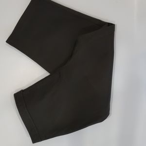 NWOT CAPRIS WITH A STRETCH